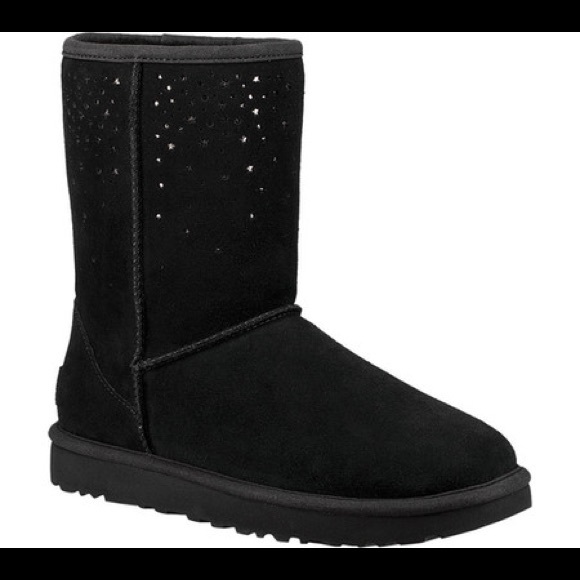 NEW UGG CLASSIC SHORT STARGIRL BLACK - Picture 1 of 8